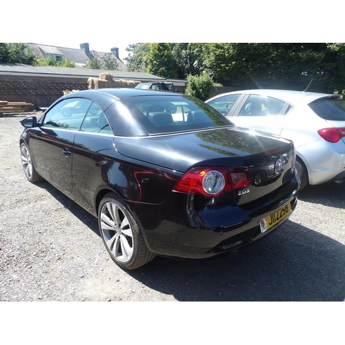 7 - A 2010 Volkswagen EOS Individual 2.0 TDi DSG convertible J112258 (diesel/automatic), odometer readin... 