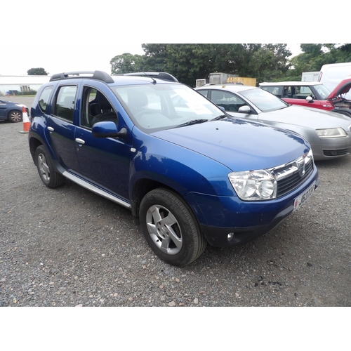 5 - A 2014 Dacia Duster Laureate 1.5 dCi SUV (4x2) J63734 (diesel/manual), odometer reading 69,470 miles... 