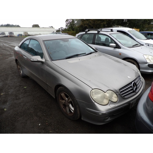 12 - A 2005 Mercedes-Benz CLK200 Avantgarde 1.8 coupe J111468 (petrol/automatic), odometer reading 75,571... 