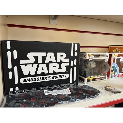 313 - A collection of POP! figures, accessories and a POP! Star Wars Smugglers set