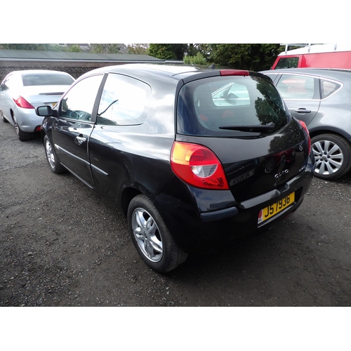 12 - A 2007 Renault Clio 1.2 three door hatchback J57936 (petrol/manual), odometer reading 86,867 miles