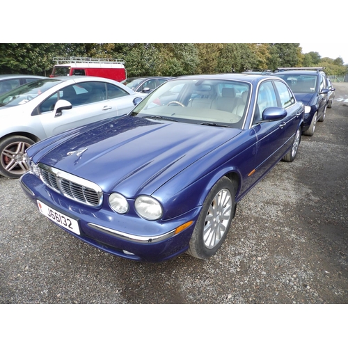 14 - A 2004 Jaguar XJ 4.2 V8 SE four door saloon J66132 (petrol/automatic), odometer reading 53,174 miles