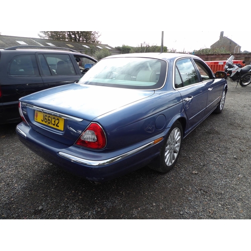 14 - A 2004 Jaguar XJ 4.2 V8 SE four door saloon J66132 (petrol/automatic), odometer reading 53,174 miles