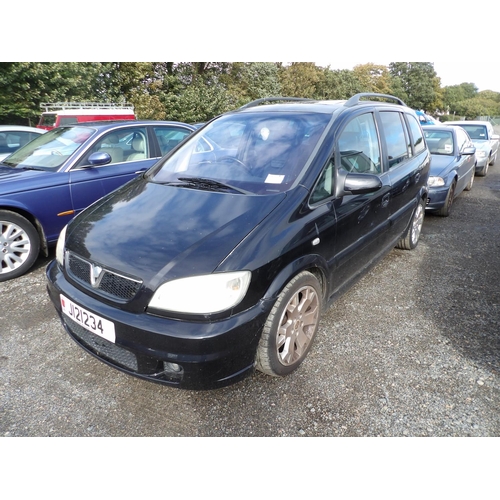 17 - A 2002 Vauxhall Zafira GSi 2.0 MPV J121234 (petrol/manual), odometer reading 117,973 miles