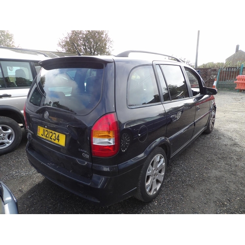 17 - A 2002 Vauxhall Zafira GSi 2.0 MPV J121234 (petrol/manual), odometer reading 117,973 miles