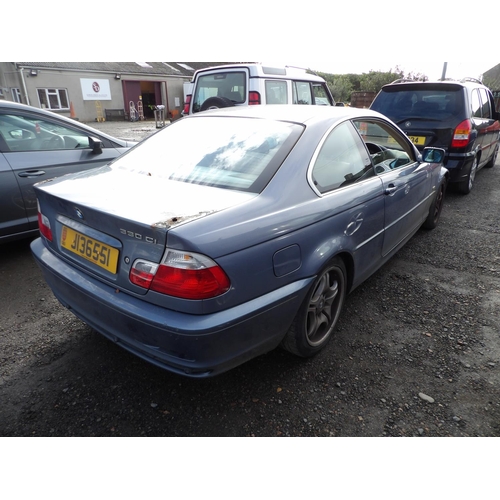 18 - A 2001 BMW 330 Ci 3.0 coupe J136551 (petrol/automatic), odometer reading 100,386 miles