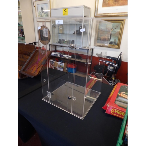 251 - An acrylic display cabinet of square form (keys with auctioneer)