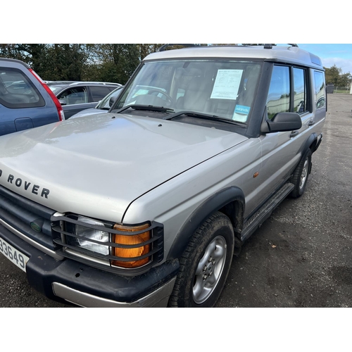 19 - A 1999 Land Rover Discovery 4.0 V8i ES J33649 (petrol/automatic), odometer reading 65,830 miles