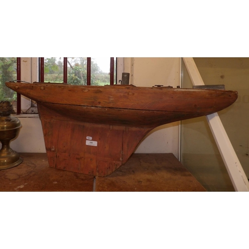 141 - A vintage pond yacht hull