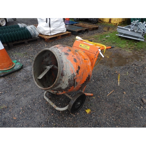 21 - A Belling Mini 150 110 volt cement mixer