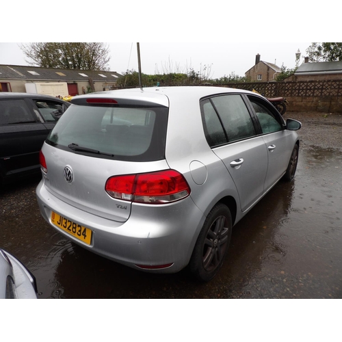 5 - A 2010 Volkswagen Golf SE 1.6 TDi five door hatchback J132834 (diesel/automatic), odometer reading 6... 