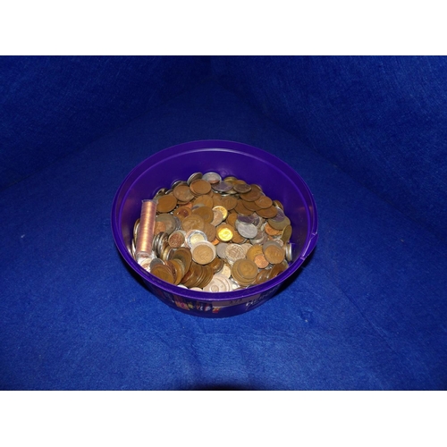 272 - An accumulation of vintage coinage