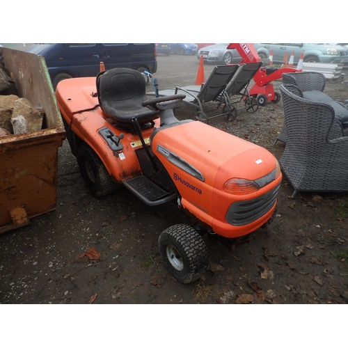 43 - A Husqvarna CTH 150XP hydrostatic garden tractor with grass collector (no mower deck)