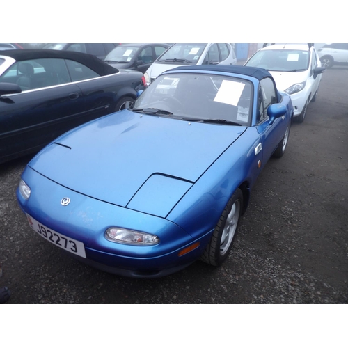 22 - A 1995 Mazda MX5 1.8i S convertible roadster J92273 (petrol/manual), odometer reading 84,620 miles