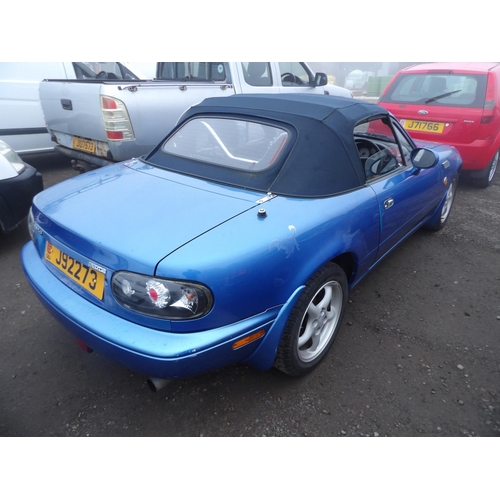 22 - A 1995 Mazda MX5 1.8i S convertible roadster J92273 (petrol/manual), odometer reading 84,620 miles