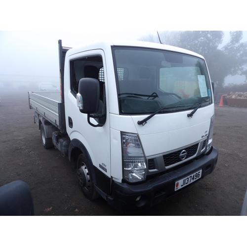 27 - A 2017 Nissan NT400 Cabstar 35.13 3.0 TDi tipper J137496 (diesel/manual), odometer reading 30,584 mi... 