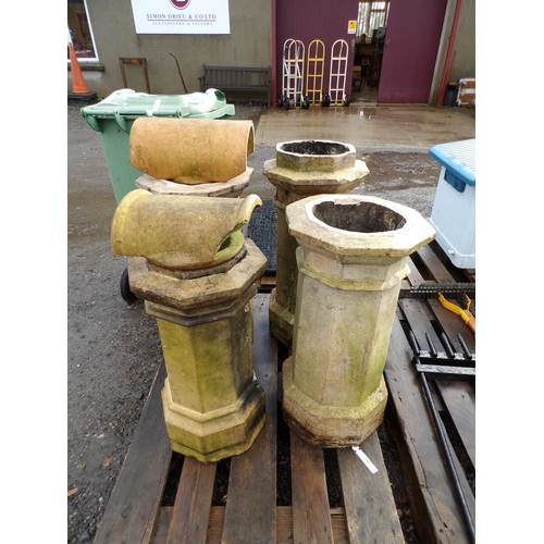 100 - Four vintage chimney pots and two chimney cowls