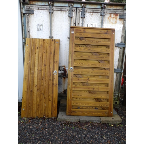 40 - A Jacksons wooden garden gate complete with galvanised furniture (193cm high x 100cm wide) together ... 