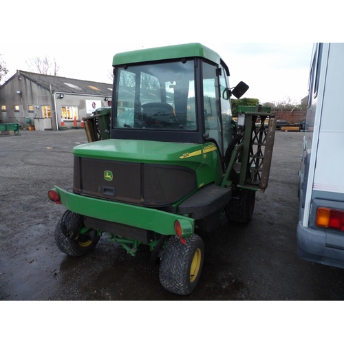 19 - A John Deere 1905 4WD self propelled five gang mower. odmoeter reading 1213.7 hours