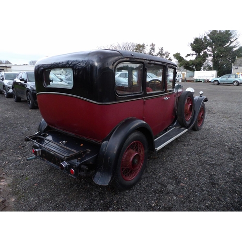 20 - A circa 1933/34 Humber Twelve 1.7 four door saloon J132708 (petrol/mamual), odometer reading 46,147 ... 