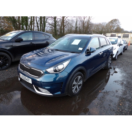 6 - A 2017 Kia Niro HEV 2 1.6 estate J133547 (hybrid/automatic), odometer reading 63,763 miles