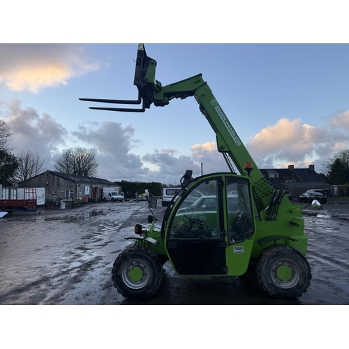 10 - A 2005 Terex 2506 telescopic handler, 2.5 tonne capacity, 6m boom, odometer reading 3,521 hours. Ful... 