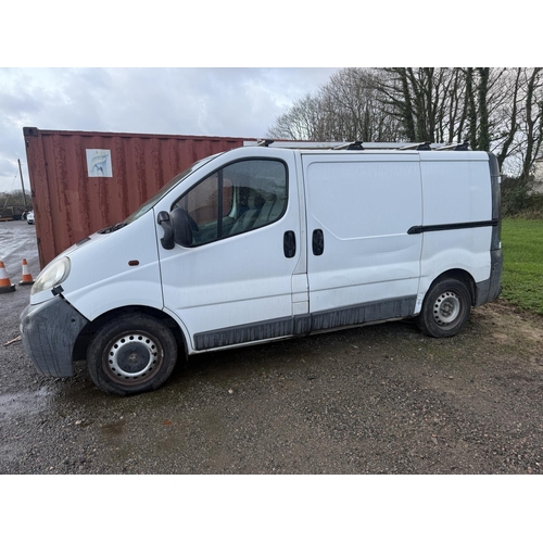 8 - A 2004 Vauxhall Vivaro 1.8 Di panel van J43560 (diesel/manual), odometer reading 93,366 miles