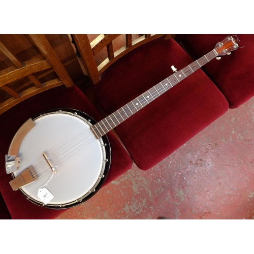 302 - A Kent banjo