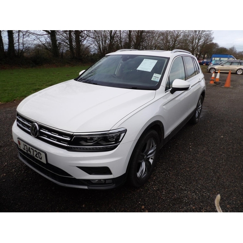 7 - A 2017 Volkswagen Tiguan SEL 2.0 TDi SUV J34720 (diesel/manual), odometer reading 47,652 miles