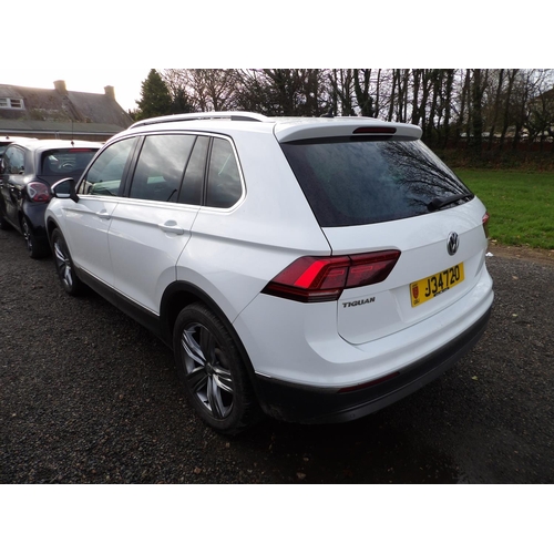 7 - A 2017 Volkswagen Tiguan SEL 2.0 TDi SUV J34720 (diesel/manual), odometer reading 47,652 miles