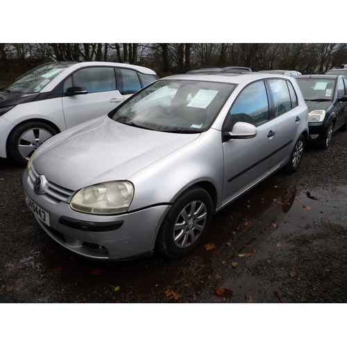 5 - A 2005 Volkswagen Golf SE 1.6 FSi five door hatchback J49443 (petrol/automatic), odometer reading 81... 