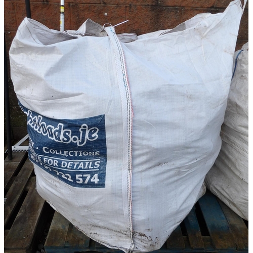 34 - A bulk bag of logs