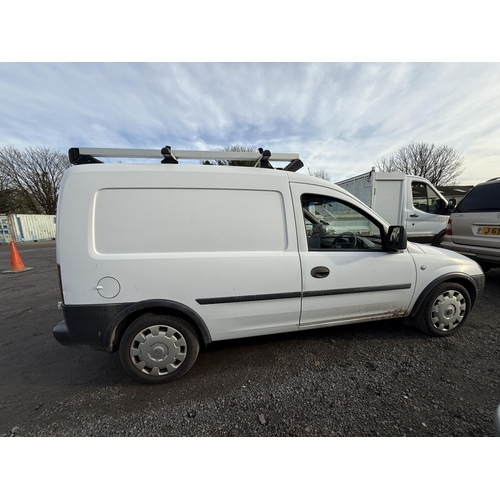 11 - A 2007 Vauxhall Combo 2000 1.2 CDTi small goods van J90148 (diesel/manual), odometer reading 82,591 ... 