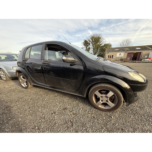 8 - A 2004 Smart ForFour Pulse 1.5 five door hatchback J99464 (petrol/manual), odometer reading 118,797 ... 