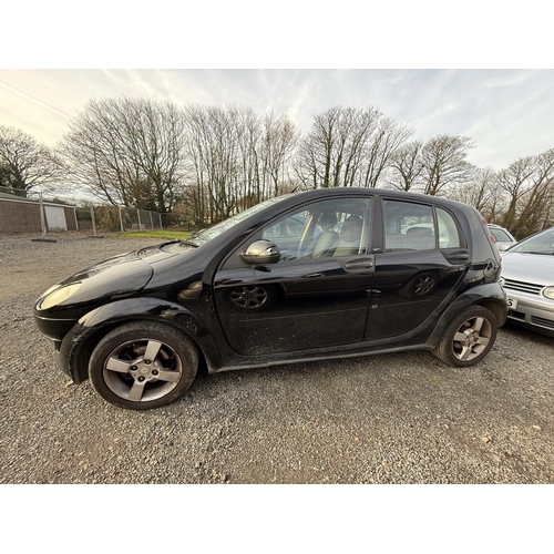 8 - A 2004 Smart ForFour Pulse 1.5 five door hatchback J99464 (petrol/manual), odometer reading 118,797 ... 