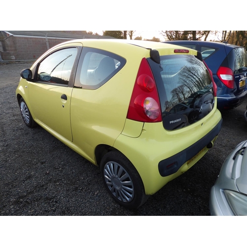 10 - A 2007 Peugeot 107 Urban Lite 1.0 three door hatchback J106877 (petrol/manual), odometer reading 56,... 