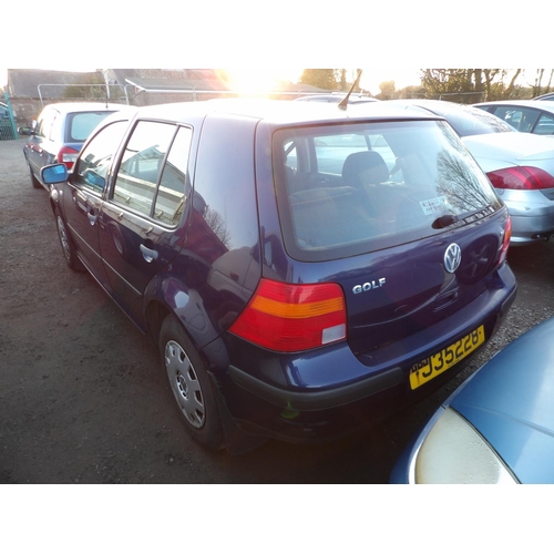 14 - A 2001 Volkswagen Golf SE 1.6 five door hatchback J35228 (petrol/manual), odometer reading 56,918 mi... 