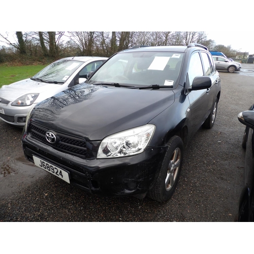 10 - A 2006 Toyota RAV4 XT3 2.0 SUV J68924 (petrol/automatic), odometer reading 119,045 miles