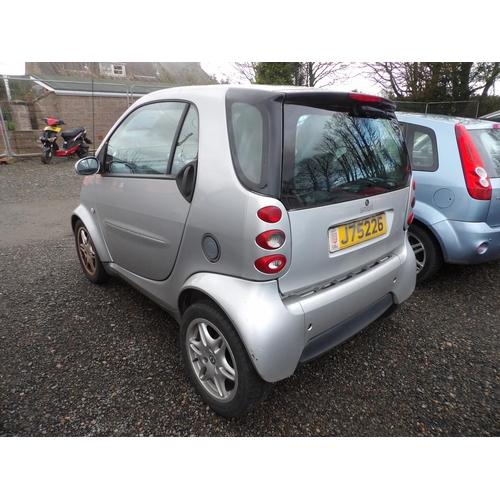 15 - A 2003 Smart Passion 0.7 coupe J75226 (petrol/automatic), odometer reading 58,791 miles