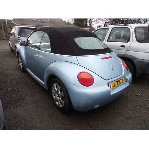 16 - A 2003 Volkswagen Beetle 2.0 convertible J117272 (petrol/manual), odometer reading 62,040 miles