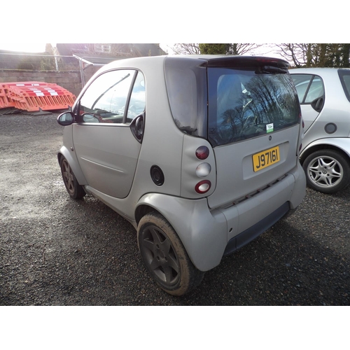 19 - A 2002 Smart Passion 0.6 coupe J97161 (petrol/automatic), odometer reading 73,145 miles