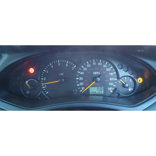 20 - A 2002 Ford Focus Ghia 1.6 five door hatchback J94965 (petrol/manual), intermittent issue with speed... 