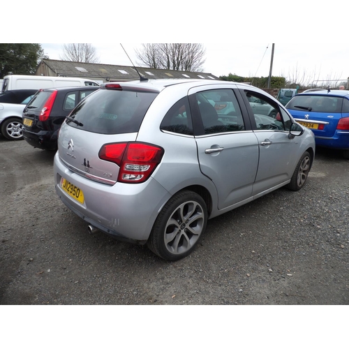 5 - A 2010 Citroen C3 1.4 VTi Exclusive five door hatchback J112950 (petrol/manual), odometer reading 39... 