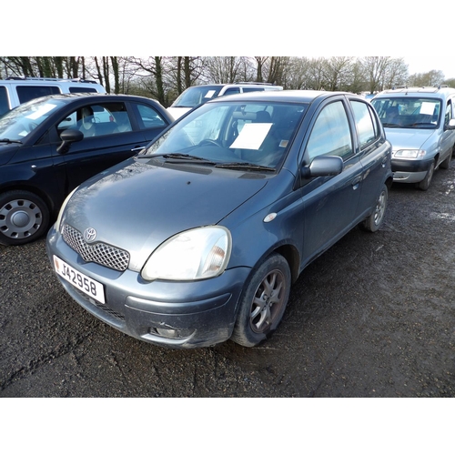 12 - A 2004 Toyota Yaris Blue 1.3 five door hatchback J42958 (petrol/manual), odometer reading 51,007 mil... 