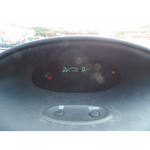 12 - A 2004 Toyota Yaris Blue 1.3 five door hatchback J42958 (petrol/manual), odometer reading 51,007 mil... 