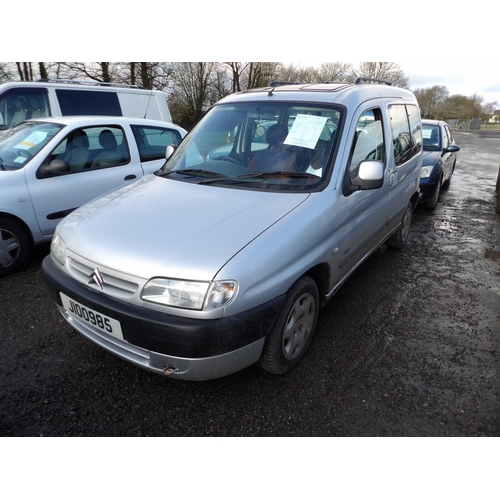 13 - A 2002 Citroen Berlingo Forte Multispace 1.6 MPV J100985 (petrol/manual), odometer reading 139,621 m... 