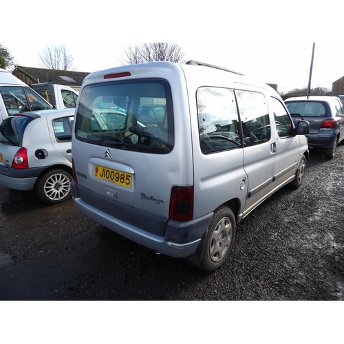 13 - A 2002 Citroen Berlingo Forte Multispace 1.6 MPV J100985 (petrol/manual), odometer reading 139,621 m... 