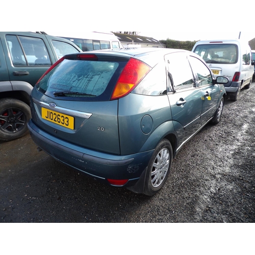 14 - A 2002 Ford Focus Ghia 2.0 five door hatchback J02633 (petrol/manual), odometer reading 67,718 miles