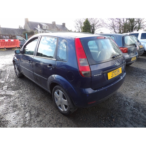 15 - A 2002 Ford Fiesta Zetec 1.4 five door hatchback J70391 (petrol/manual), odometer reading 123,538 mi... 