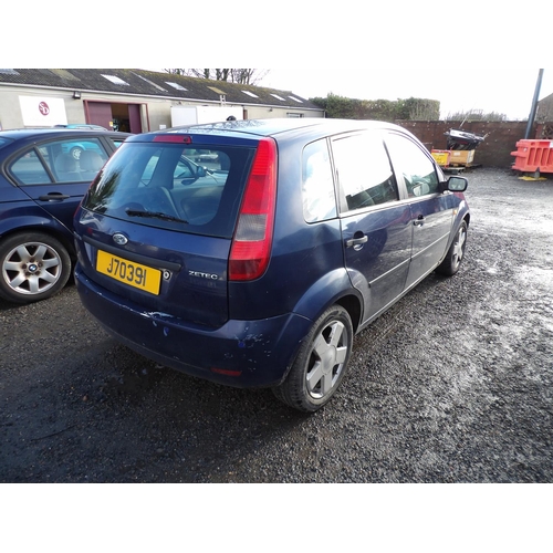 15 - A 2002 Ford Fiesta Zetec 1.4 five door hatchback J70391 (petrol/manual), odometer reading 123,538 mi... 